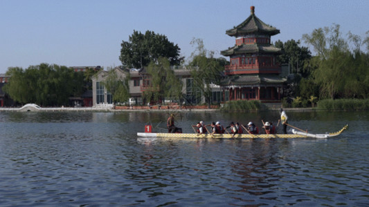 传统划龙舟端午节划龙舟比赛GIF高清图片