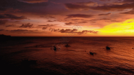 海渔船海面上的晚霞GIF高清图片
