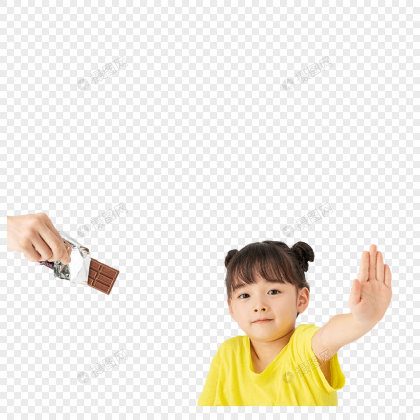 小女孩拒绝吃别人喂的巧克力图片