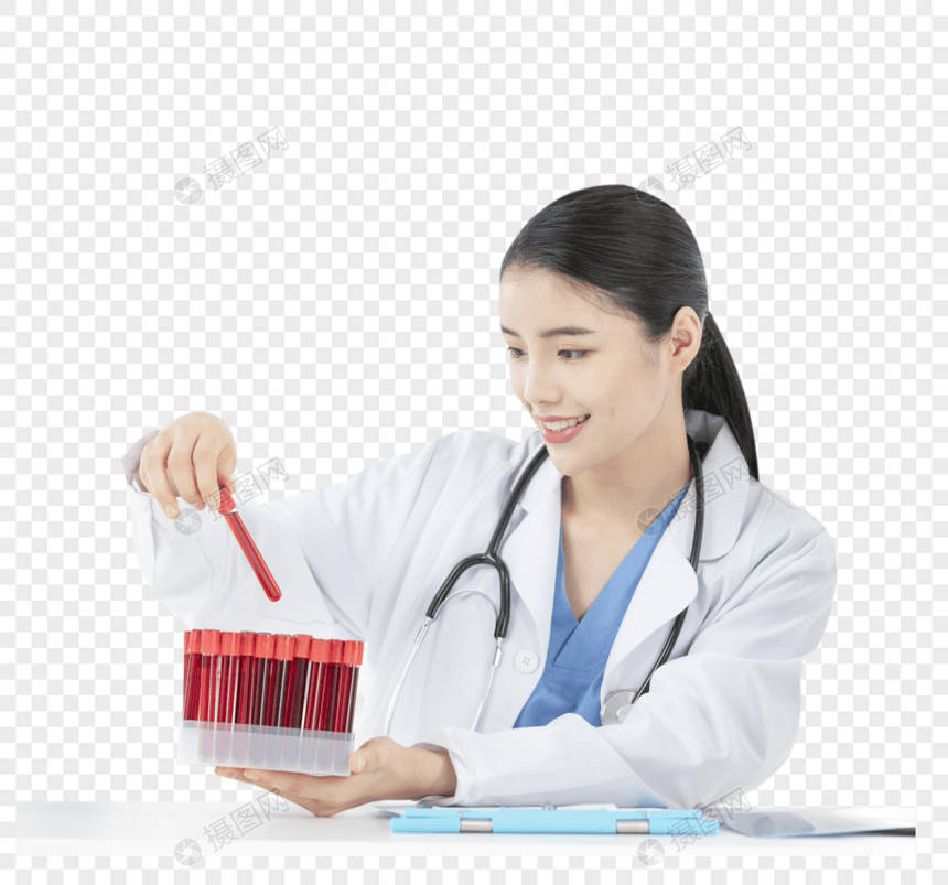女性医生观察血液试剂图片