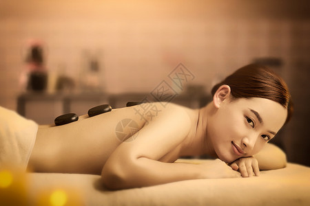 女性spa热石按摩中医热敷设计图片