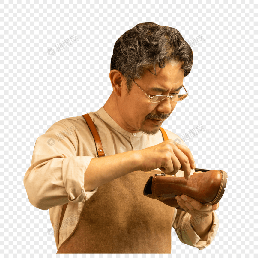 中年男性皮匠修理皮鞋图片