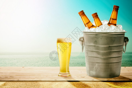 曾水海边自拍照夏日啤酒设计图片