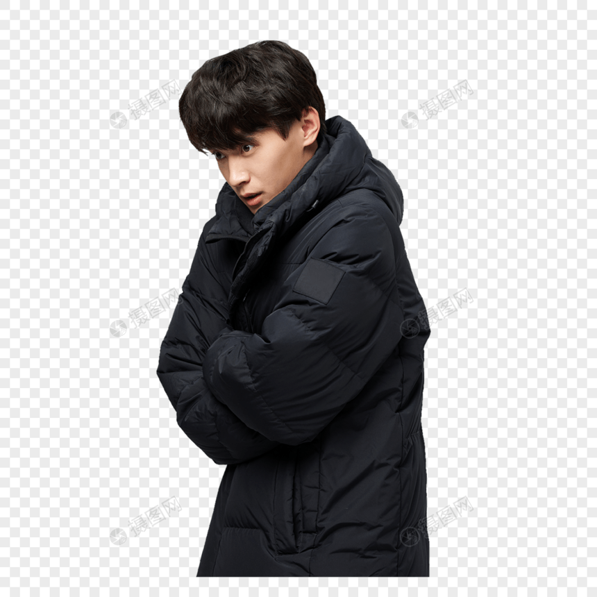 穿羽绒服防寒保暖的冬季男性图片