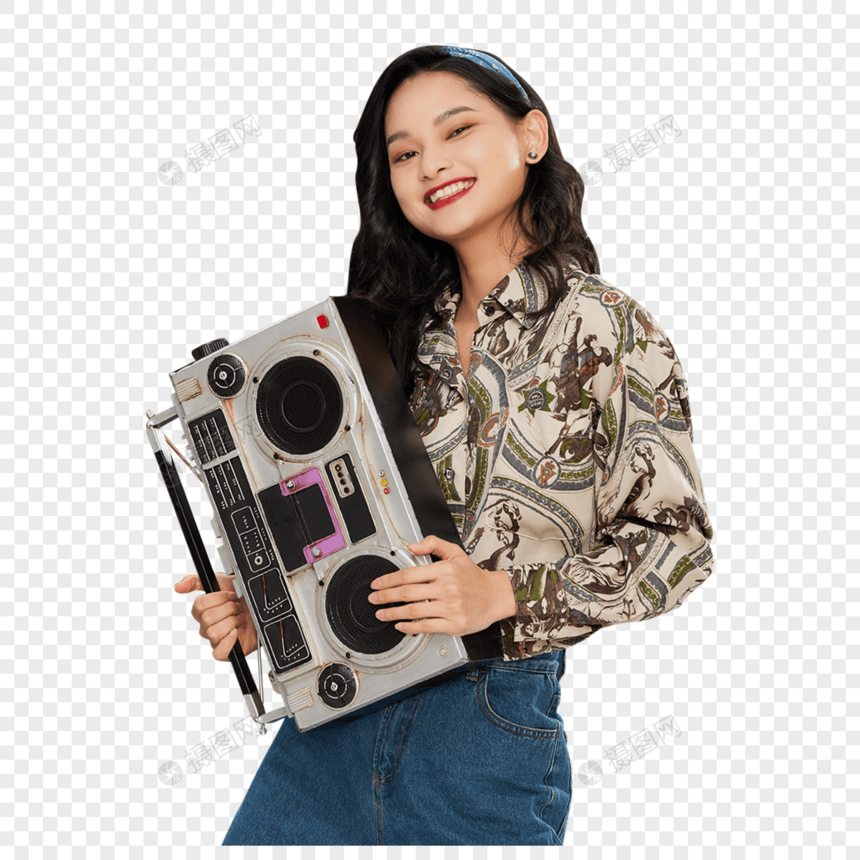 港风年轻女性手捧复古收音机图片