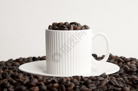 带谷物咖啡的咖啡杯图片