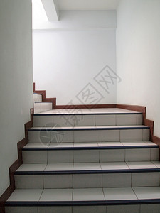 楼梯到二楼图片