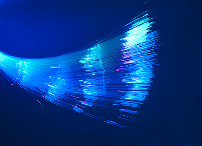 蓝紫色翅膀光效带有细节和光效的光纤图片插画