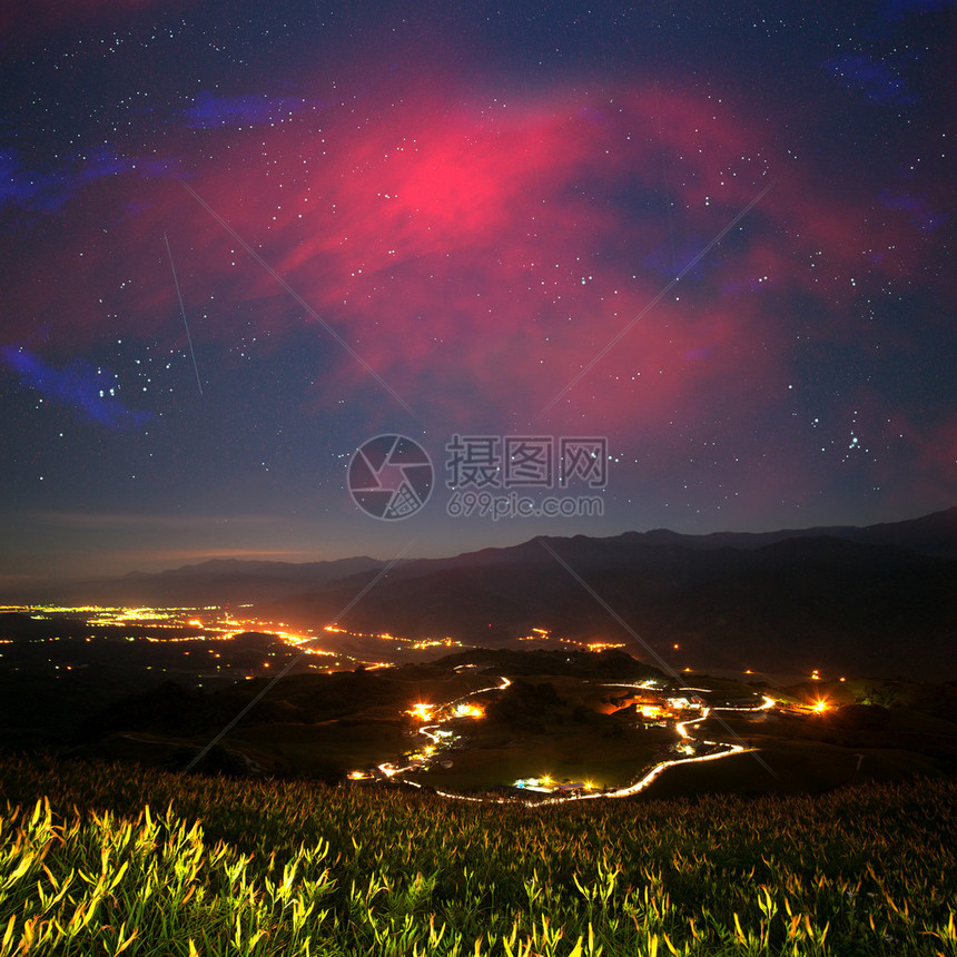 美丽的夜间空风景图片