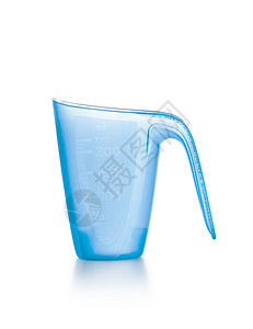 塑料量杯在白色背景上隔离的空洗涤剂量杯插画