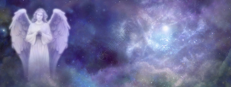 深空间蓝色背景星云和透明天使出现在左侧图片