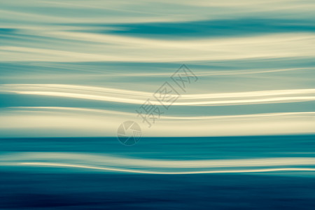 复古效果沿海抽象波浪云在地平线海和滩Waitarere海图片