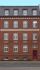 灰砖红门德国MecklenburgVorpommern的Greifswald红插画