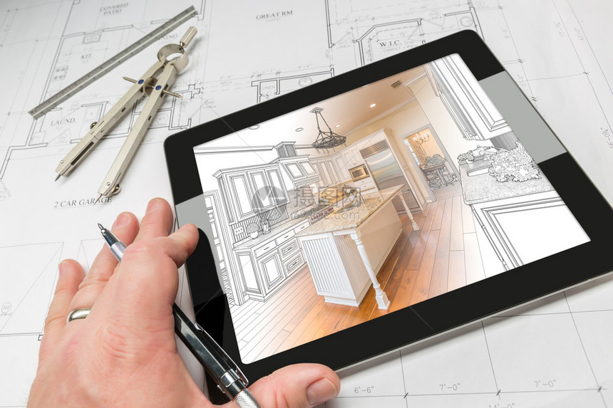 建筑师的手在电脑平板电脑上显示自定义厨房插图照片组合在房屋计划指图片