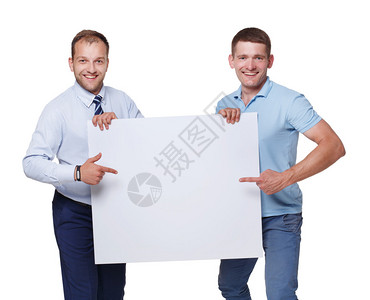 两名商人携带并展示空白广告牌图片