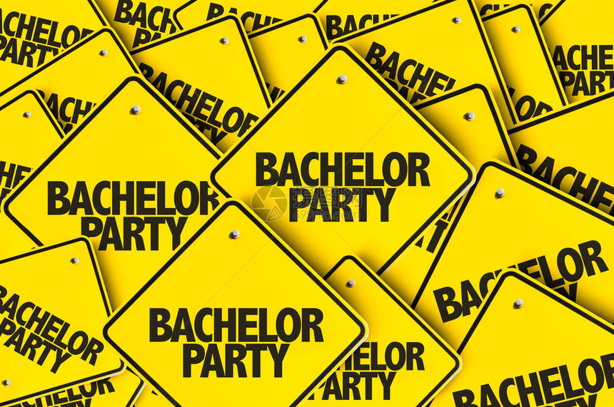 一堆带有刻字单身派对的黄色路标图片