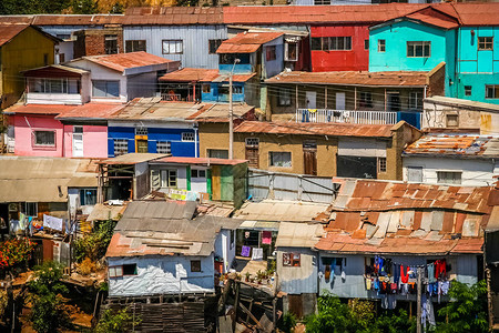 智利瓦尔帕莱索贫困郊区住图片