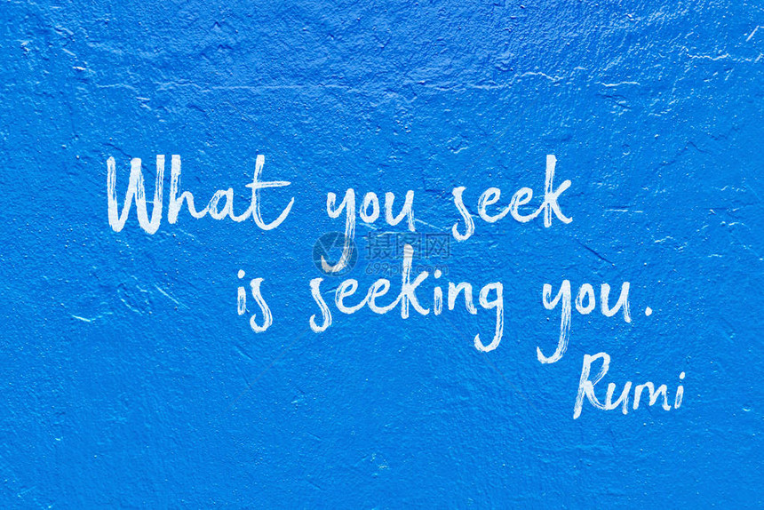 你所寻求的就是寻找你古代波斯诗人和哲学家鲁米在蓝墙上引图片