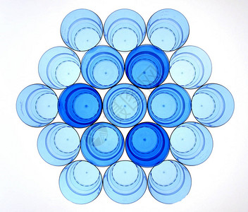 塑料玻璃的抽象形状六边形圆深蓝色杯子插入饮料用眼镜图片