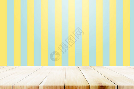 本产品垂直条纹状黄色和水面壁纸背景的空木板甲图片