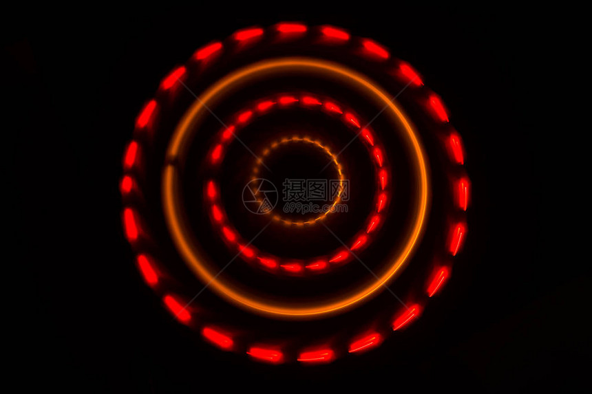 音乐概念深色背景上的Freezelight发光乙烯基或深色背景上带有发光抽象线条概念的转盘播放乙烯基俱图片