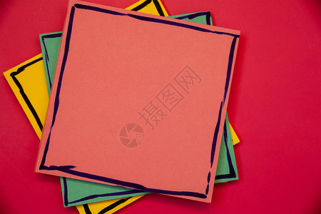用于邀请贺卡促销海报凭证布局的业务空模板粉红色蓝黄纸想法词概念黑色图片