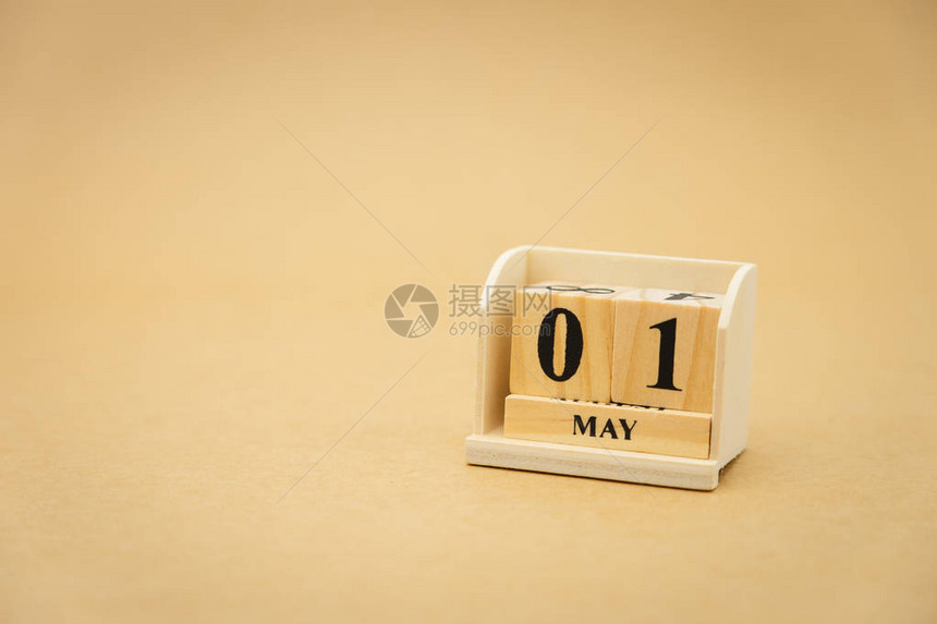 月1日木制日历上老式木抽象背景使用作为背景的通用日概念图片