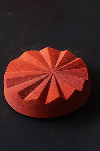 芒果慕斯蛋糕Cake是用几何硅酮模子制成的设计图片