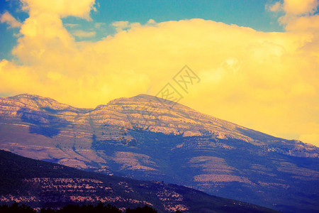 巴那山美丽的日出山景黑山阿尔巴尼亚波斯尼亚迪纳里克阿尔卑斯山巴尔干半岛可用于明信片横幅海报设计图片