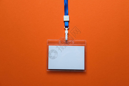 安全徽章位于色彩缤纷的熔岩ff4500背景上背景图片