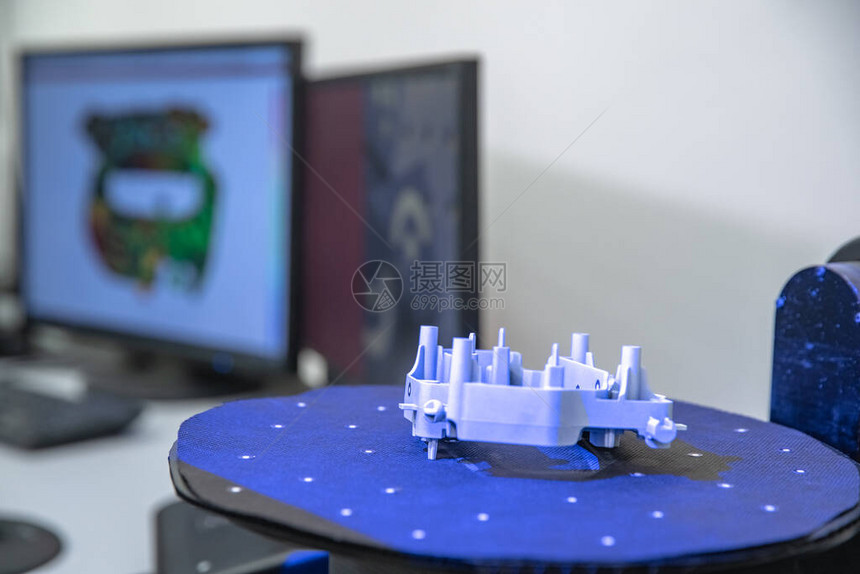 用于3D扫描和用激光测量塑料模具的技术专业机器图片