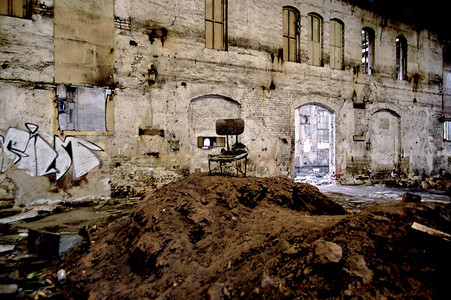 被毁建筑的椅子格但斯克波兰图片