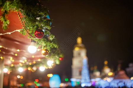 街上的圣诞装饰多彩的节假日bokeh灯光城市夜间照明抽象模图片