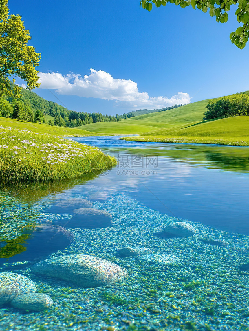 蜿蜒的河流与山脉图片