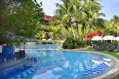 泰国酒店泳池海边高清图片