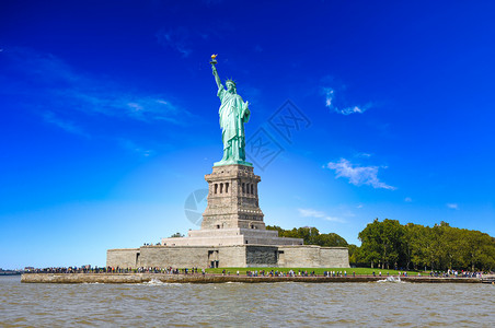 自由女神船纪念碑高清图片