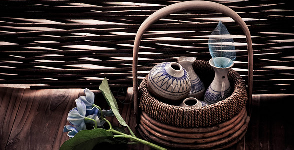 手工花瓶篮子里的陶瓷背景