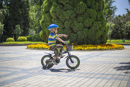 童趣童车自行车高清图片