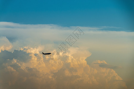 漫步云空上云中漫步 飞机背景