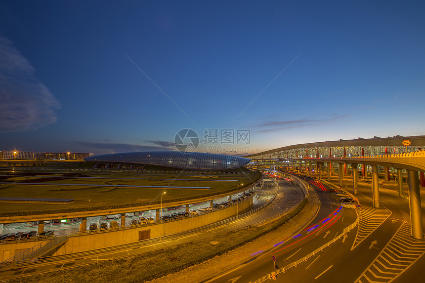 夜景的首都机场图片