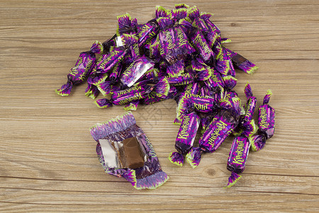 糖果紫色巧克力糖果背景