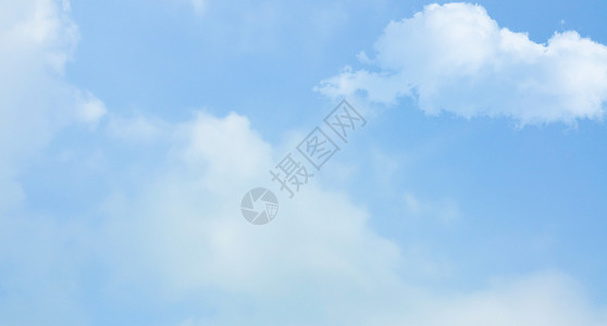 天空蓝天白云天空中高清图片