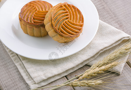 中秋节传统美食月饼摆拍图片