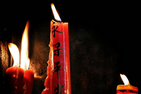 燃烧的蜡烛背景图片