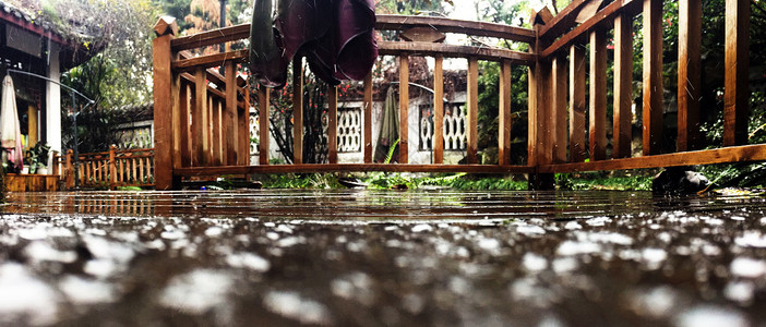 雨天背景图片