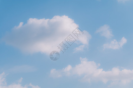 蓝天白云自然背景阳光图片