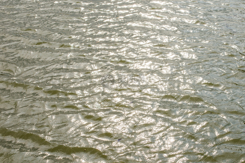 河面水浪波光风景图片