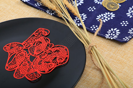 红色喜庆寿宴宣传展板设计中国红福字剪纸工艺背景