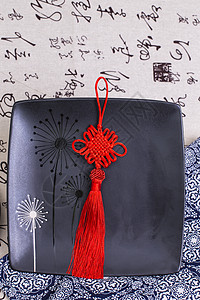 中国风节日礼品盘子红穗背景图片