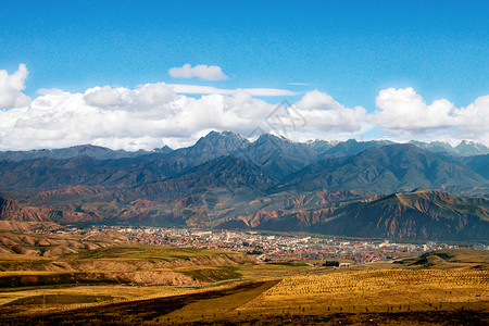 孤独的小路远山背景